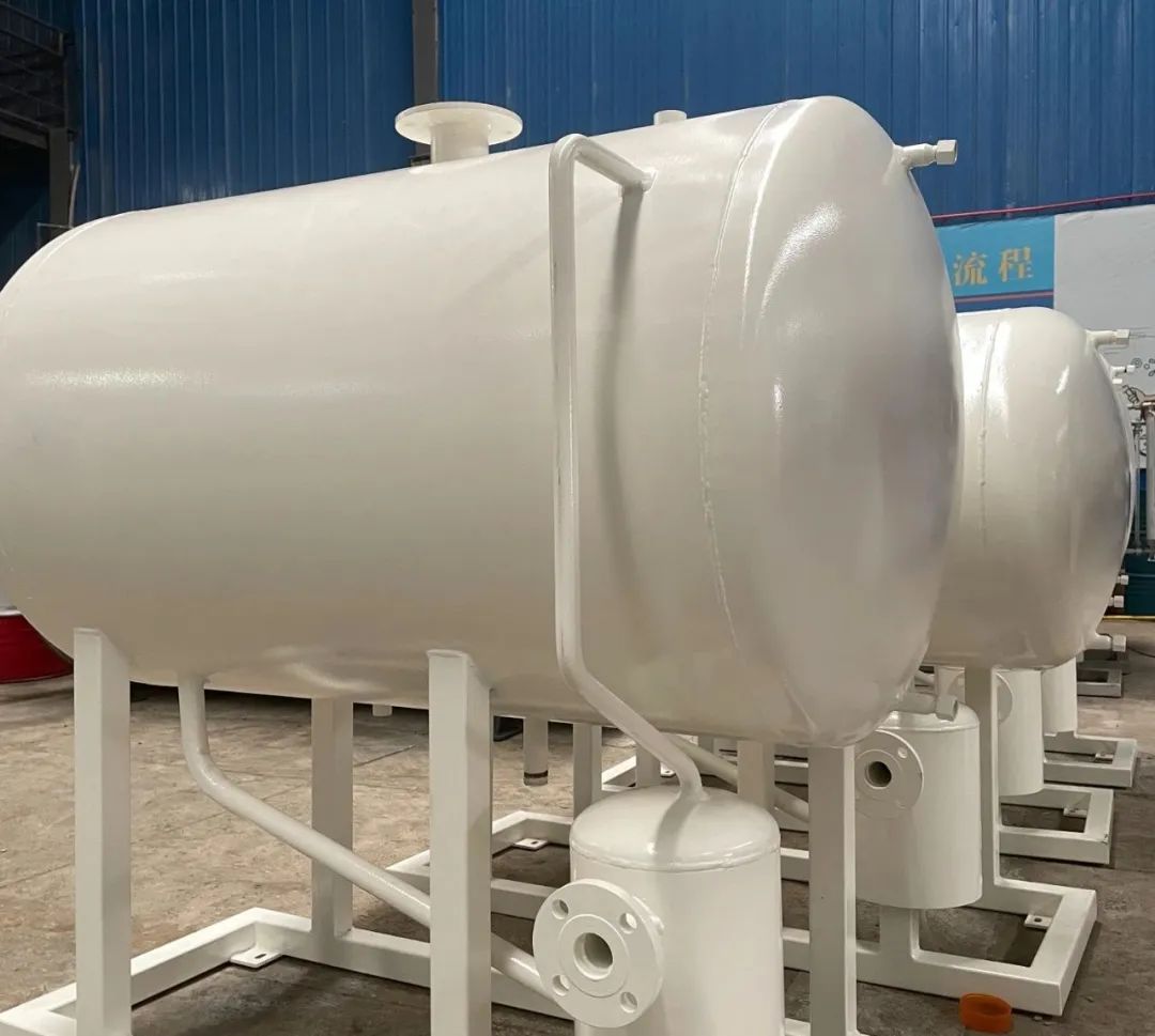 油温机在塑料加工行业中，提高产品质量、减少能源消耗！