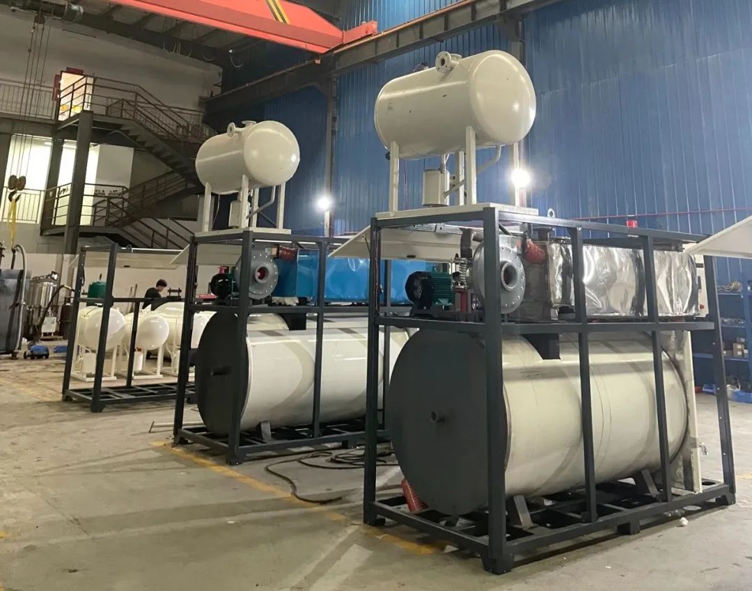 油温机在塑料行业中，提高产品质量、节约成本！