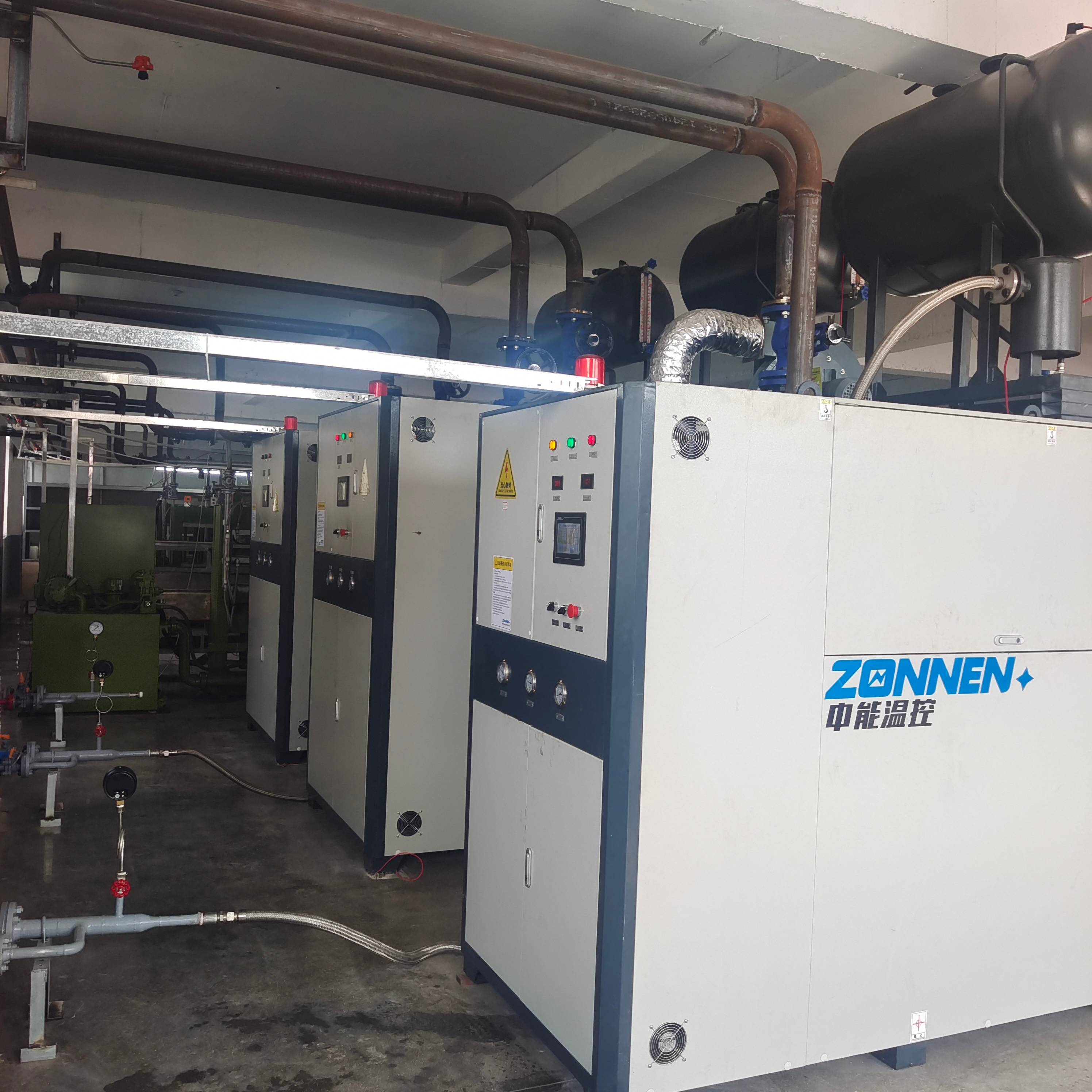 中能温控燃气模温机为鞋材发泡提供精准温度控制